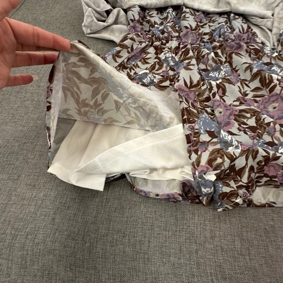 Love @ First Sight Floral Romper Medium Brand New Sleeveless Flowy Pleated Top P - Picture 6 of 15